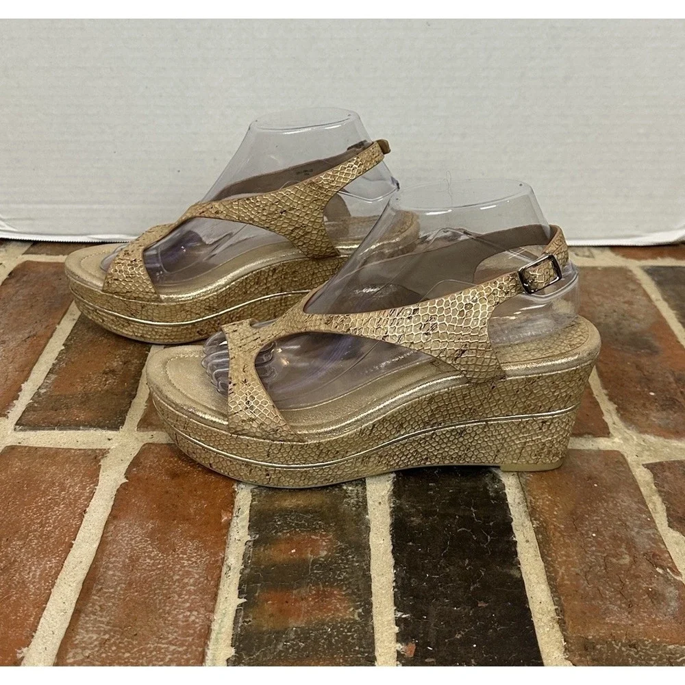 Donald J Pliner Platform Wedge Sandals Snakeskin  Embossed Leather Women‎ 9